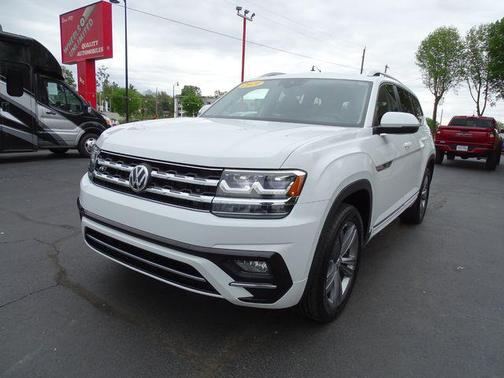 Pure White 2019 Volkswagen Atlas 3.6L SE w/Technology
