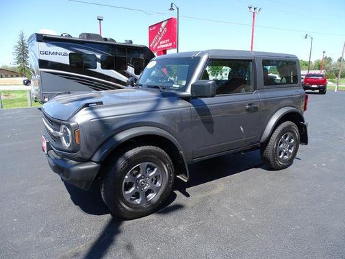 Carbonized Gray Metallic 2025 Ford Bronco Base