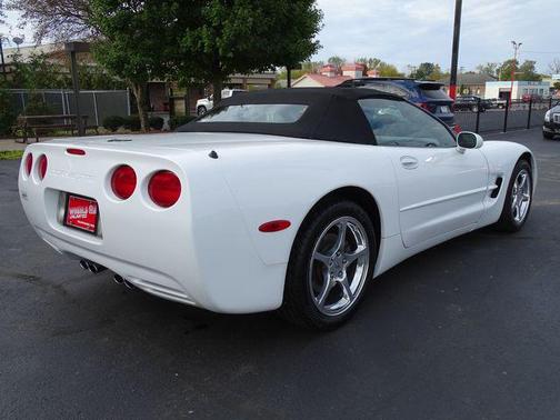 2004 Chevrolet Corvette Base