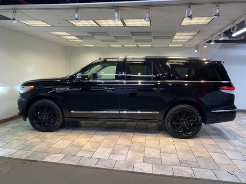 2022 Lincoln Navigator Black Label