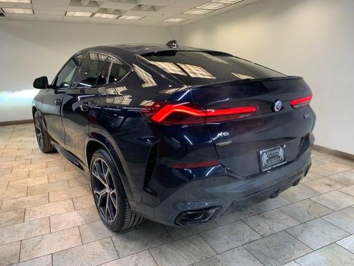 2023 BMW X6 M50i