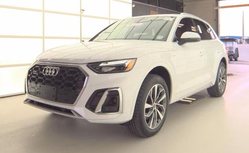 Glacier White Metallic 2023 Audi Q5 45 S line Premium