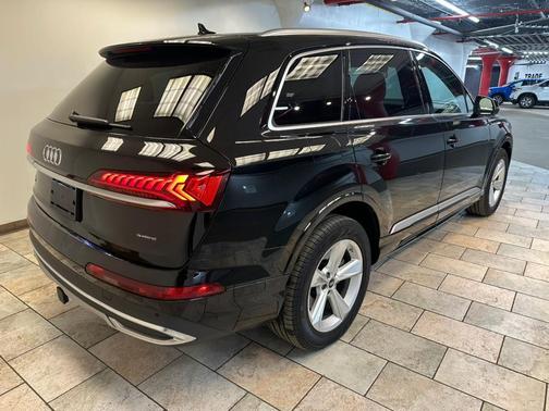 2023 Audi Q7 55 Premium