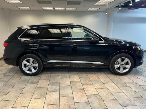 2023 Audi Q7 55 Premium