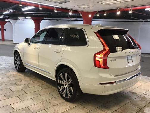 2023 Volvo XC90 B6 Ultimate 6-Seater