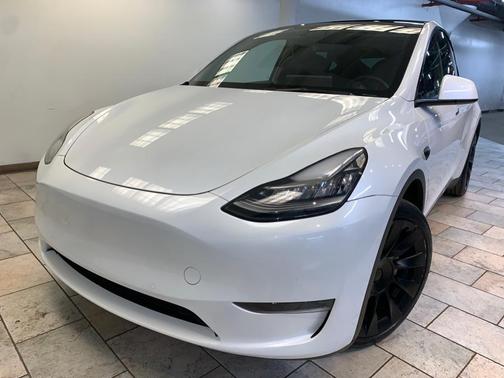 2022 Tesla Model Y Long Range Dual Motor All-Wheel Drive