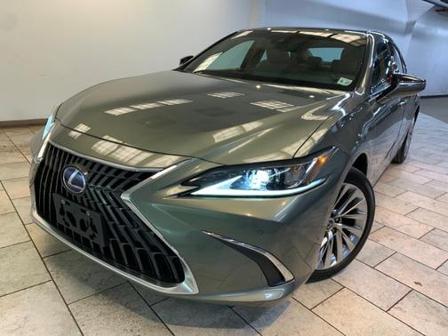 2022 Lexus ES 300h Luxury