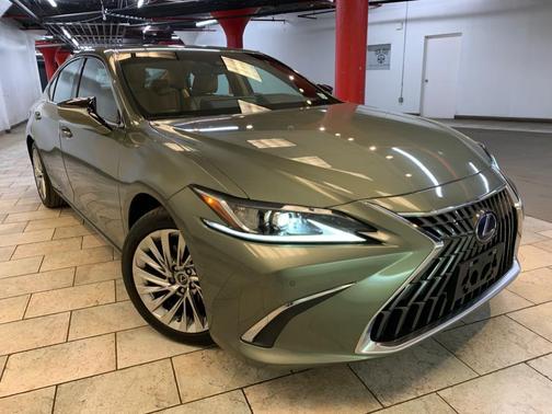 2022 Lexus ES 300h Luxury