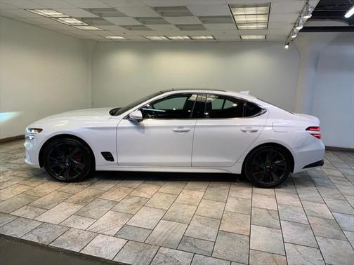 2022 Genesis G70 3.3T AWD