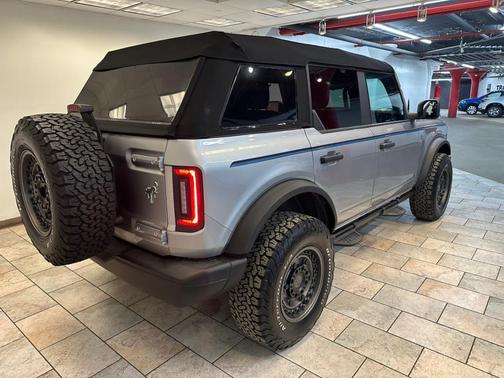 2022 Ford Bronco Black Diamond