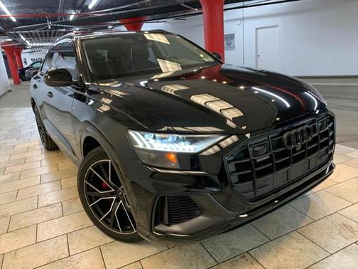 2023 Audi Q8 55 Premium Plus