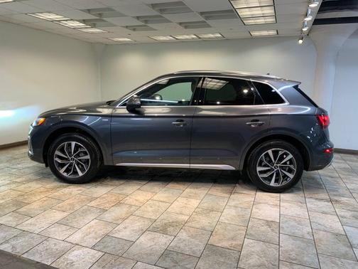 2022 Audi Q5 45 S line Premium Plus