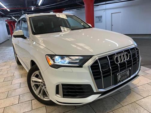 2022 Audi Q7 55 Premium Plus