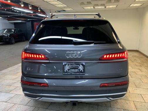 2022 Audi Q7 55 Premium Plus