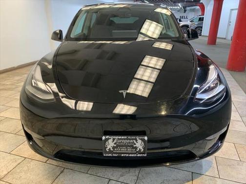 2022 Tesla Model Y Long Range Dual Motor All-Wheel Drive