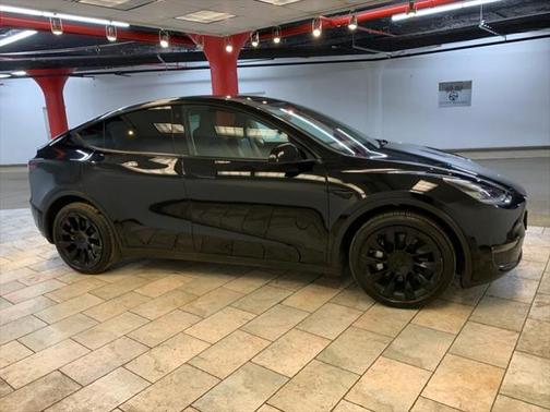 2022 Tesla Model Y Long Range Dual Motor All-Wheel Drive