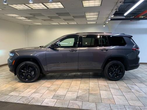 Baltic Gray Metallic Clearcoat 2024 Jeep Grand Cherokee L Altitude