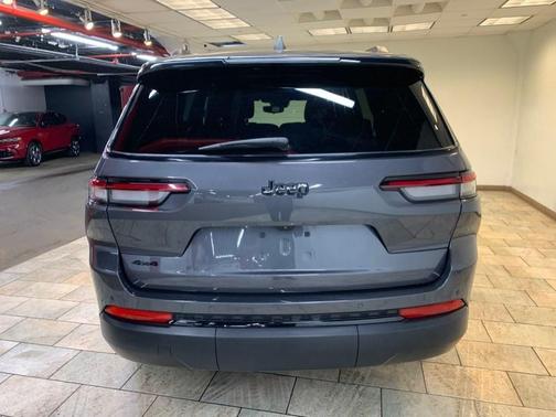 Baltic Gray Metallic Clearcoat 2024 Jeep Grand Cherokee L Altitude