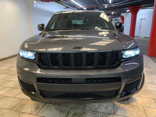 Baltic Gray Metallic Clearcoat 2024 Jeep Grand Cherokee L Altitude
