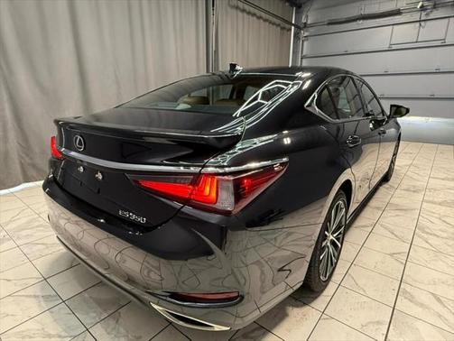2022 Lexus ES 350 Base