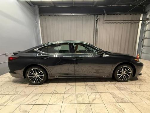 2022 Lexus ES 350 Base