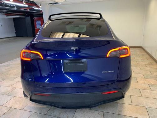 Deep Blue Metallic 2023 Tesla Model Y Long Range Dual Motor All-Wheel Drive