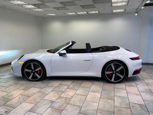 2020 Porsche 911 Carrera 4S Cabriolet