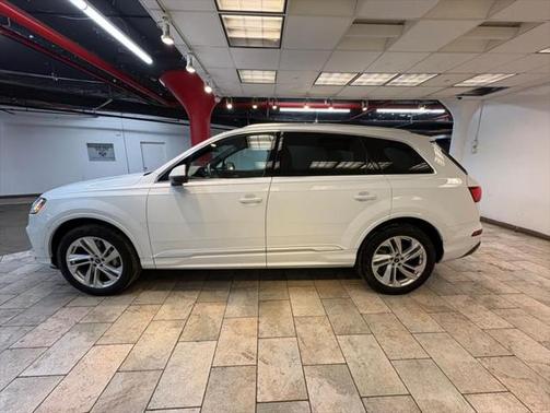 2023 Audi Q7 55 Premium