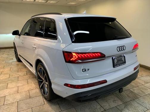 2021 Audi Q7 55 Prestige