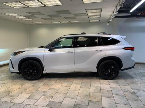 Wind Chill Pearl 2023 Toyota Highlander XSE