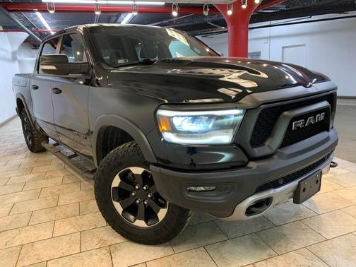 Diamond Black Crystal Pearlcoat 2021 RAM 1500 Rebel
