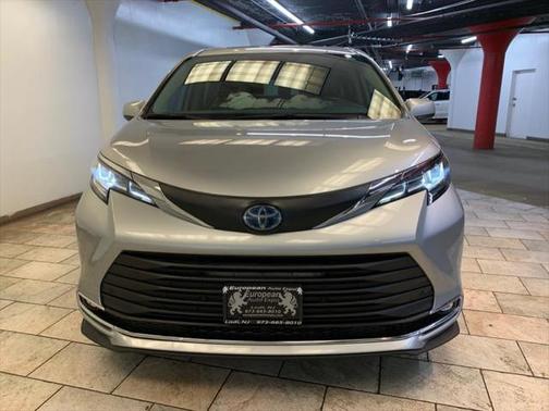 2021 Toyota Sienna XLE 7 Passenger