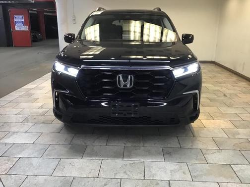 2023 Honda Pilot Touring 8-Passenger