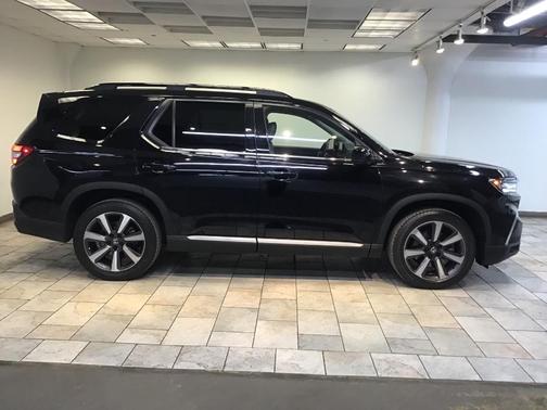 2023 Honda Pilot Touring 8-Passenger