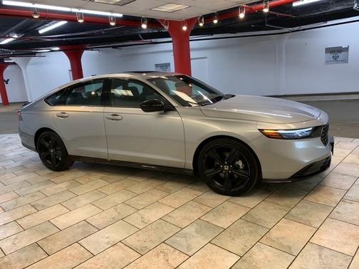 Lunar Silver Metallic 2023 Honda Accord Hybrid Sport-L