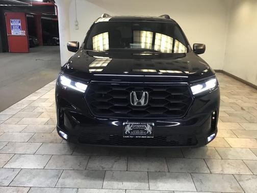 2023 Honda Pilot AWD Sport