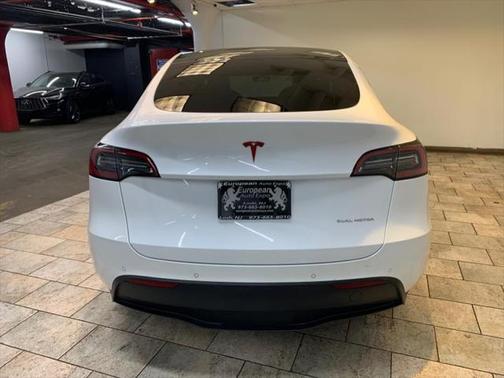 2021 Tesla Model Y Long Range Dual Motor All-Wheel Drive