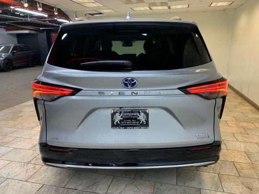 2023 Toyota Sienna Limited