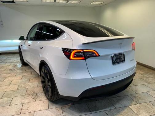 2022 Tesla Model Y Performance Dual Motor All-Wheel Drive