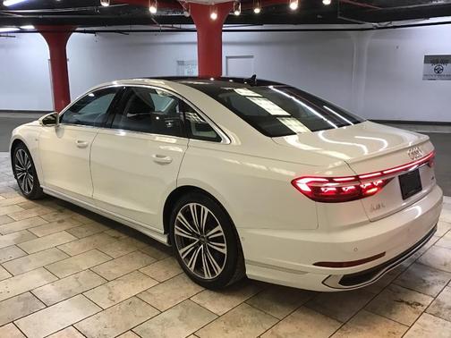 2023 Audi A8 L 55 TFSI quattro Tiptronic