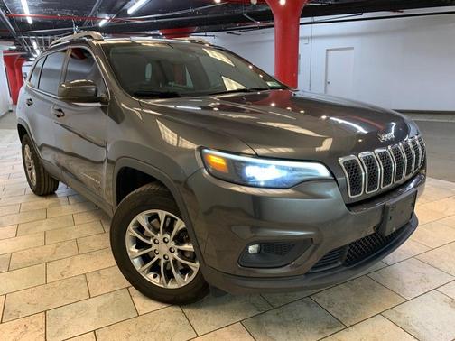 Granite Crystal Metallic Clearcoat 2019 Jeep Cherokee Latitude Plus