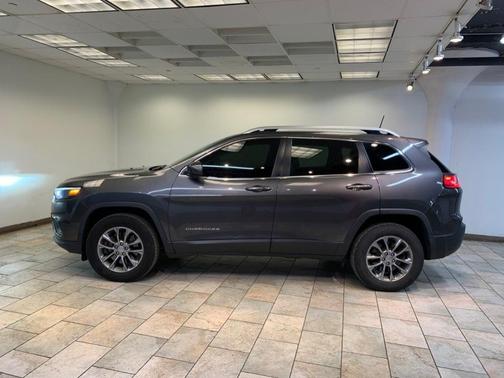 Granite Crystal Metallic Clearcoat 2019 Jeep Cherokee Latitude Plus