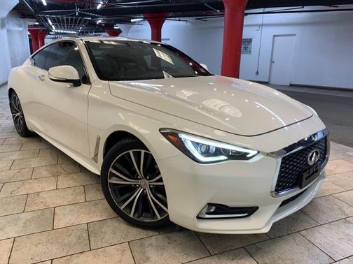 2017 INFINITI Q60 2.0t Premium