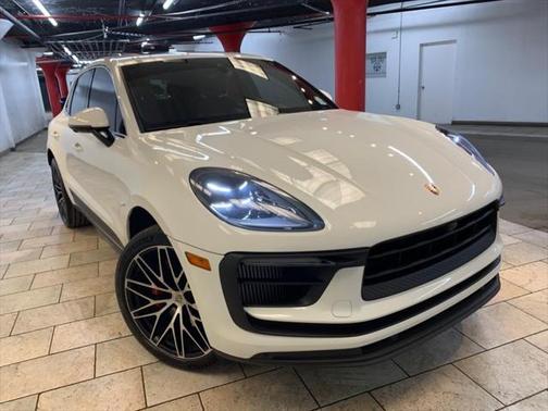 2022 Porsche Macan Base