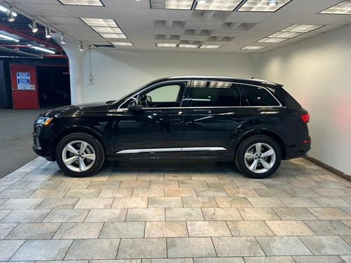 2023 Audi Q7 55 Premium