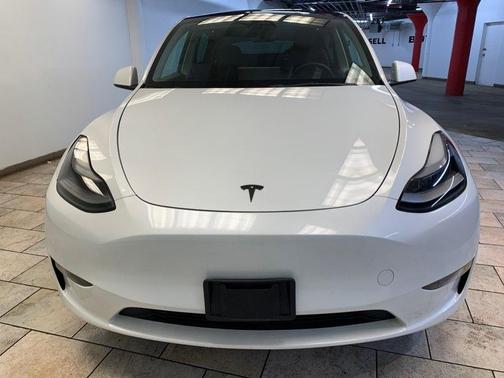Pearl White Multi-Coat 2023 Tesla Model Y Performance Dual Motor All-Wheel Drive
