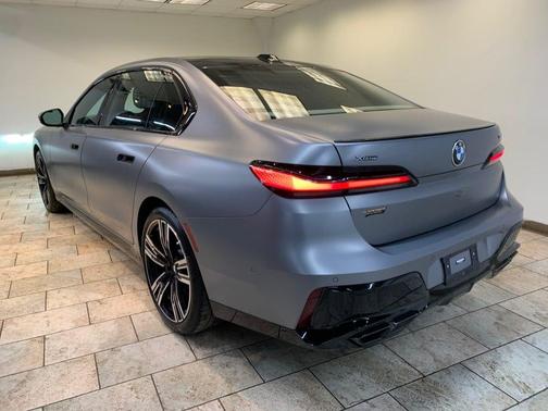 2023 BMW 760 i xDrive