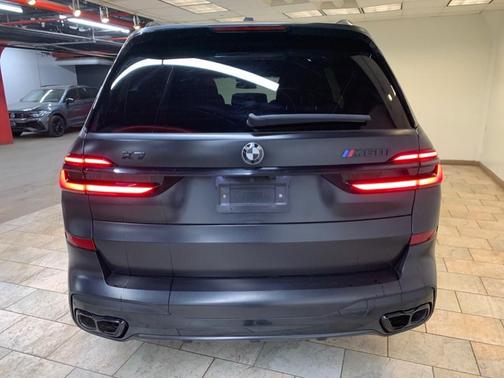 2024 BMW X7 M60i