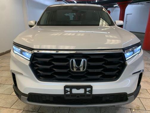 Platinum White Pearl 2024 Honda Pilot EX-L 7 Passenger