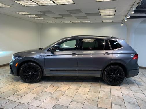 2022 Volkswagen Tiguan 2.0T SE R-Line Black 4MOTION